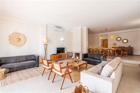 villas to rent in guia|5 Bedroom (Sleeps 10) Villa in Galé, Guia .